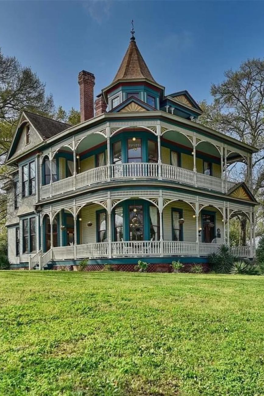 1895 Victorian For Sale In Brenham Texas