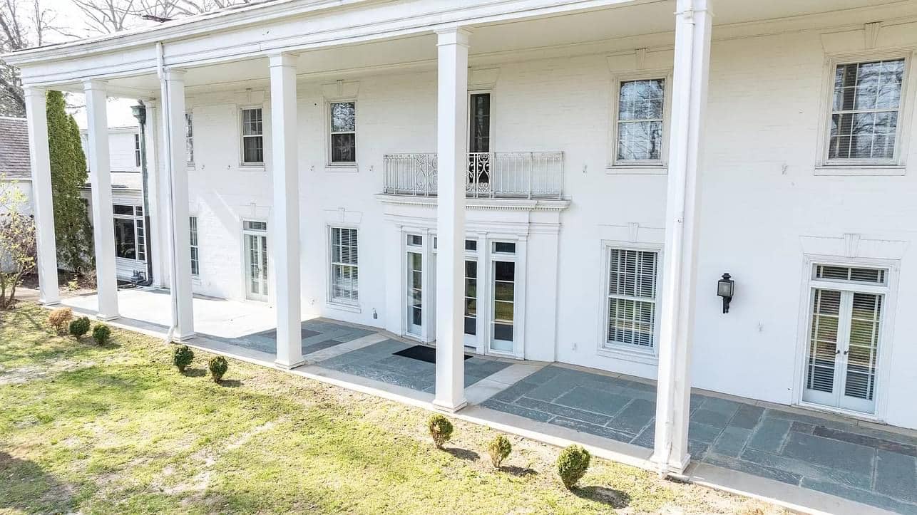 1937 Neoclassical For Sale In Anderson Indiana