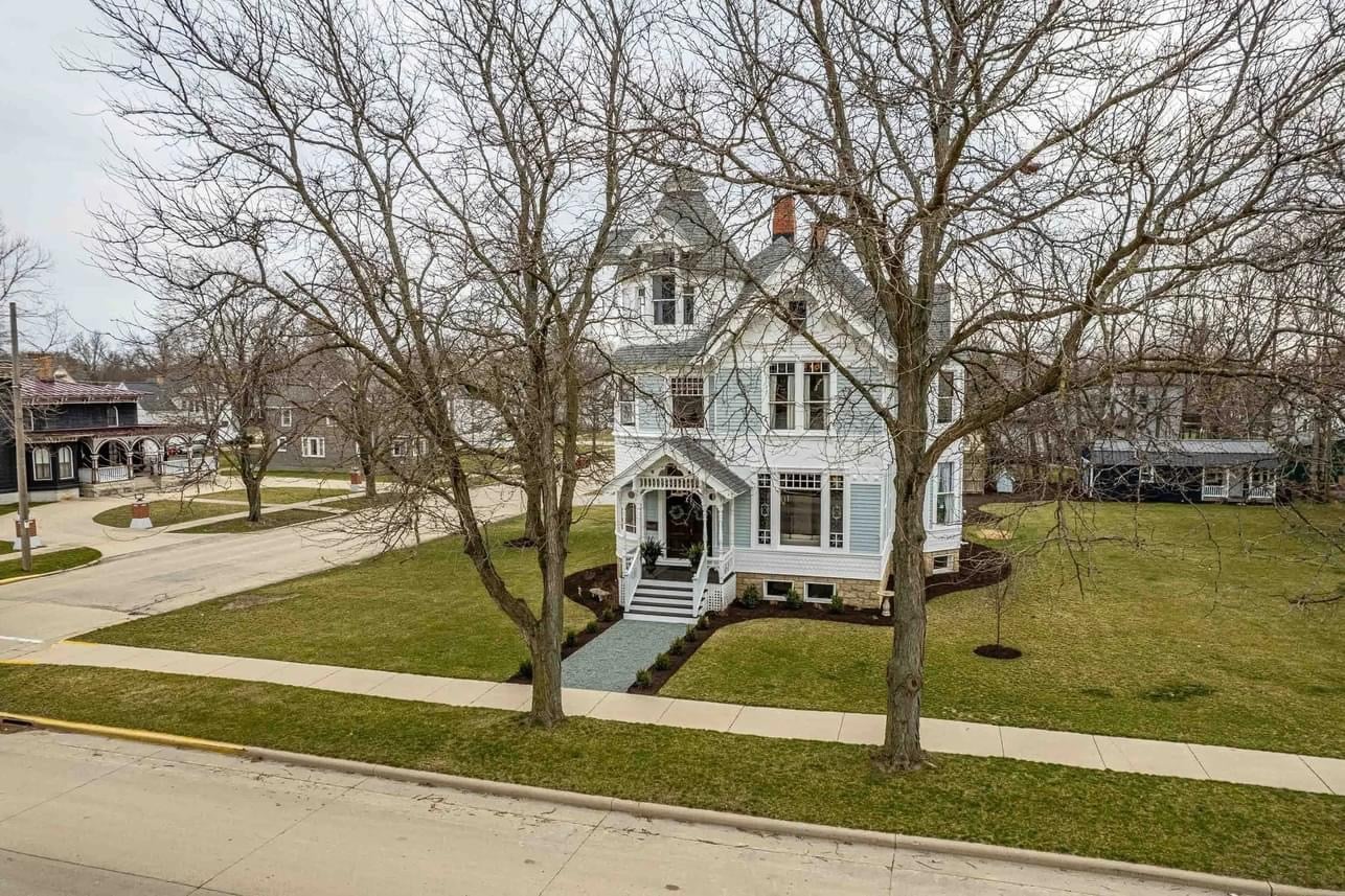 1883 Victorian For Sale In Brodhead Wisconsin
