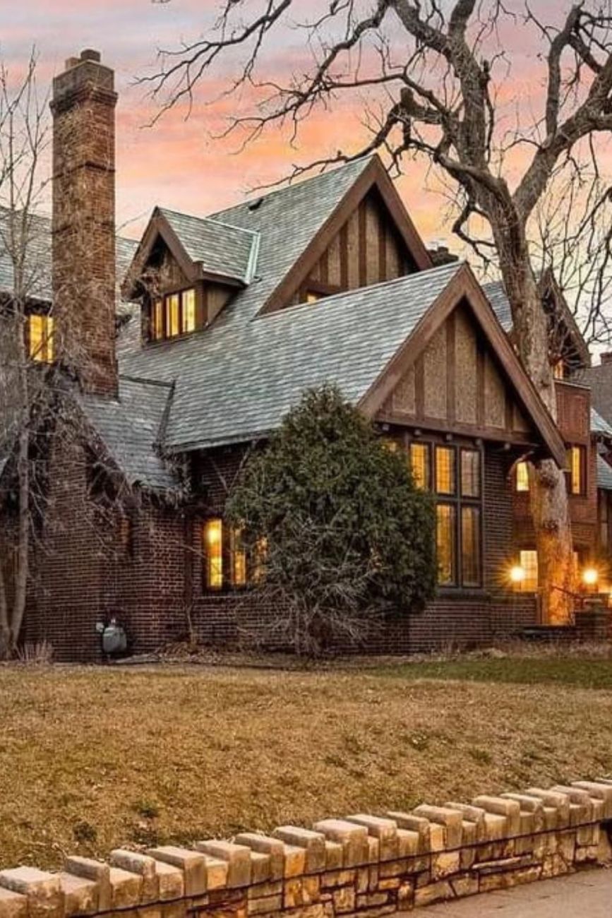 1907 Tudor Revival For Sale In Saint Paul Minnesota