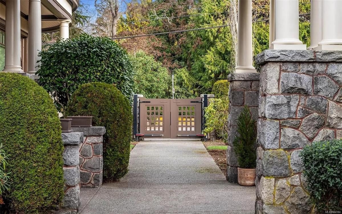 1908 Miramonte Estate For Sale In Victoria British Columbia