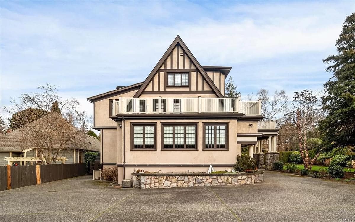 1908 Miramonte Estate For Sale In Victoria British Columbia