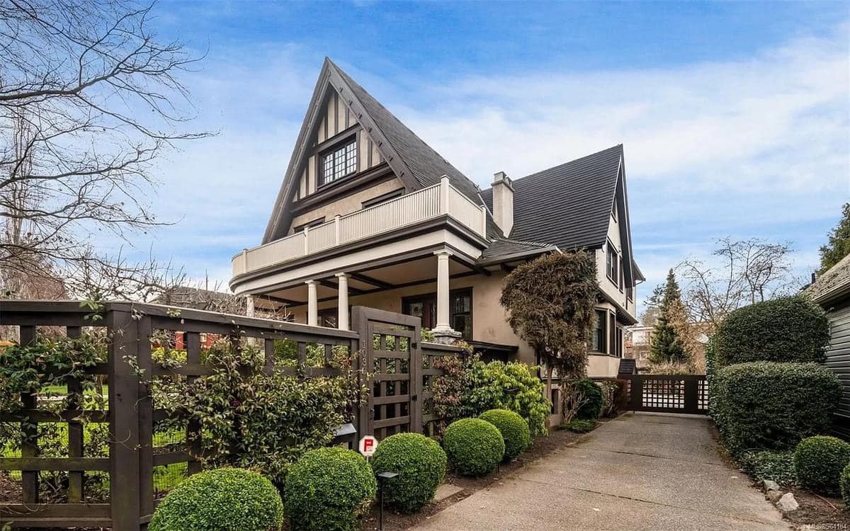 1908 Miramonte Estate For Sale In Victoria British Columbia