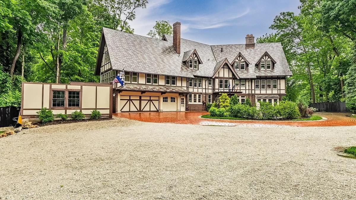 1924 Tudor Revival For Sale In Indianapolis Indiana