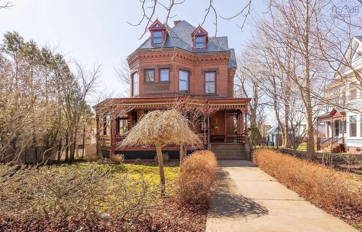 1893 Victorian For Sale In Yarmouth Nova Scotia