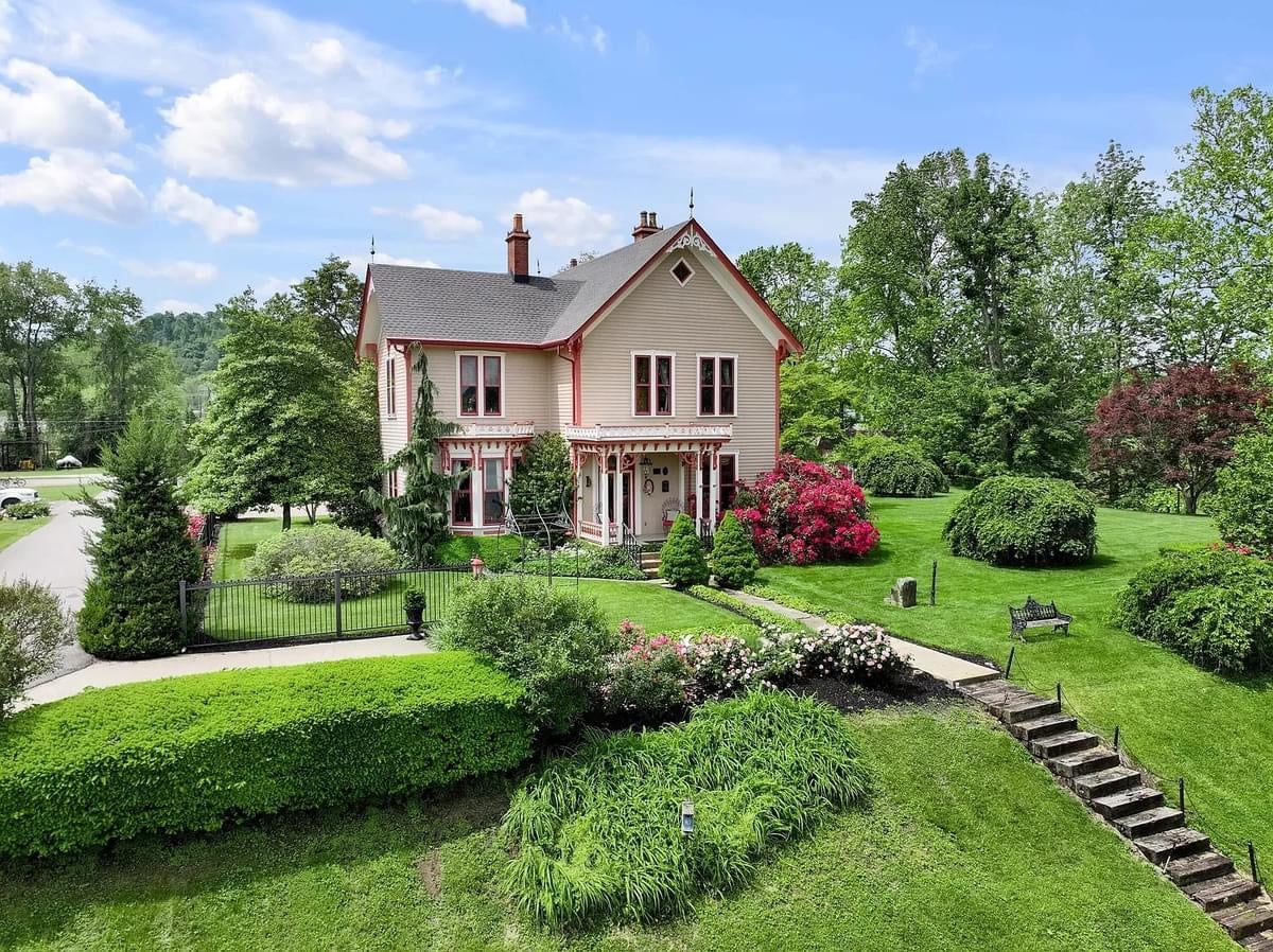 1870 Victorian For Sale In Greenup Kentucky