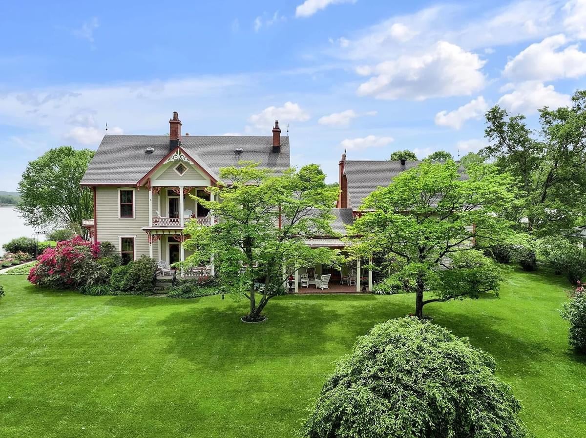 1870 Victorian For Sale In Greenup Kentucky