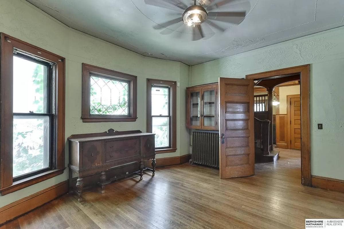 1900 Fixer-Upper For Sale In Omaha Nebraska