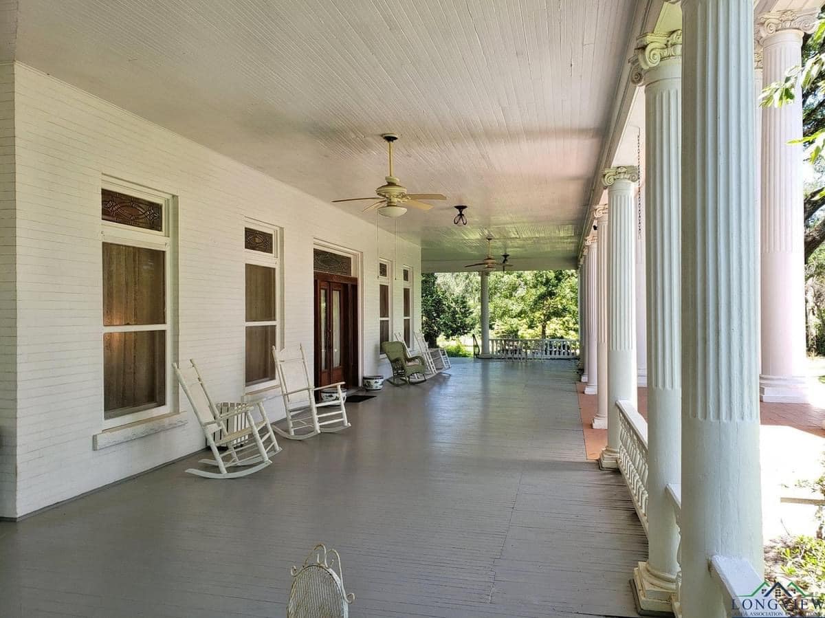 1911 Neoclassical For Sale In Palestine Texas