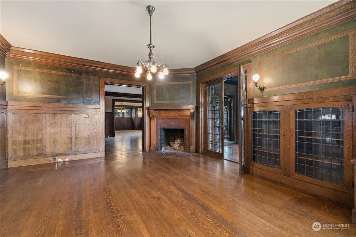 1909 Tudor Revival For Sale In Seattle Washington