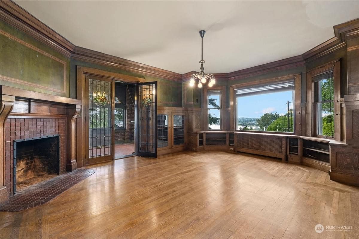 1909 Tudor Revival For Sale In Seattle Washington