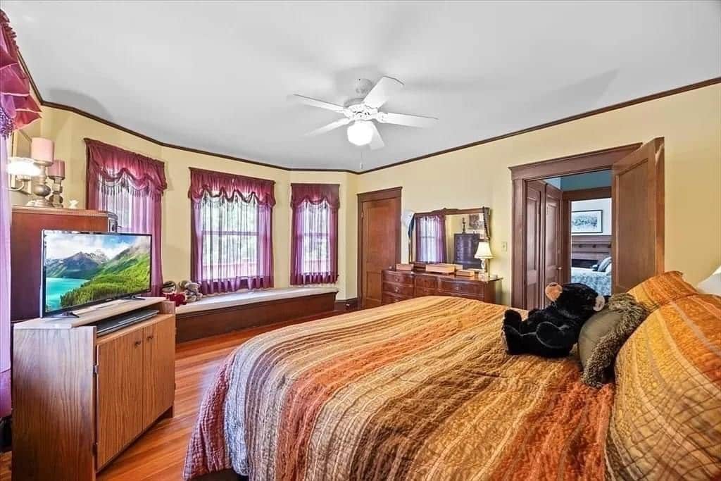 1910 Historic House For Sale In West Roxbury Massachusetts