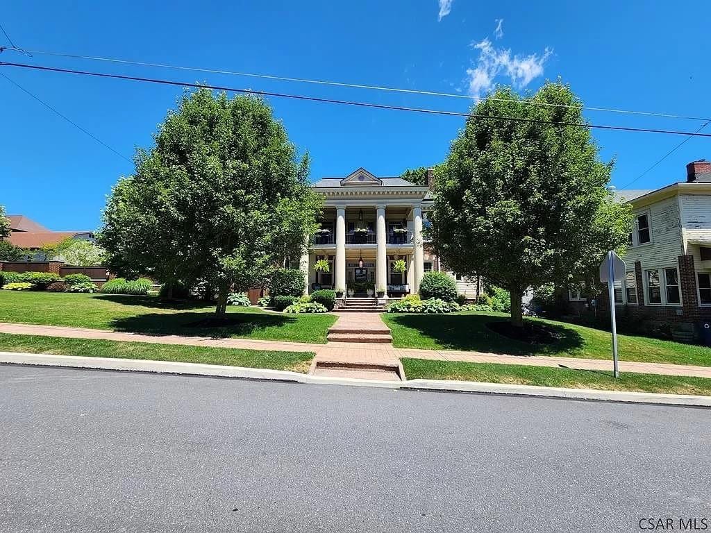 1921 Neoclassical For Sale In Ebensburg Pennsylvania