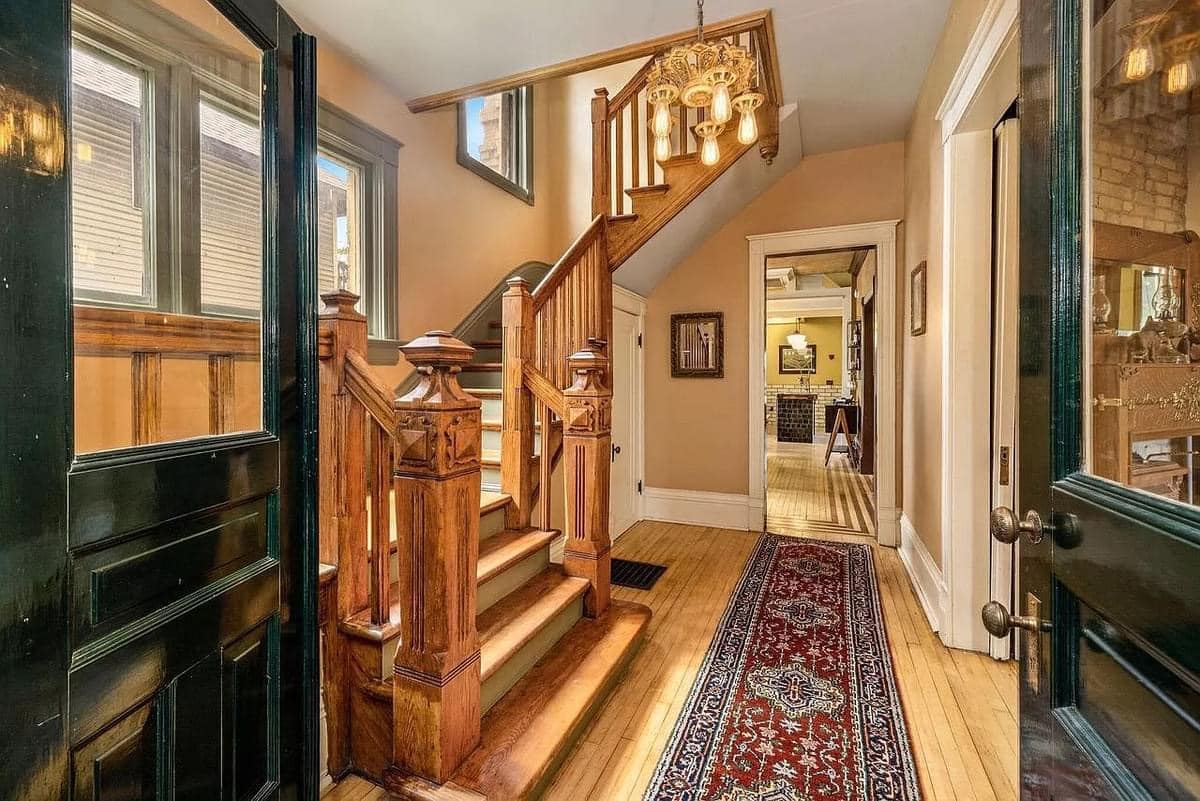 1889 Victorian For Sale In Milwaukee Wisconsin