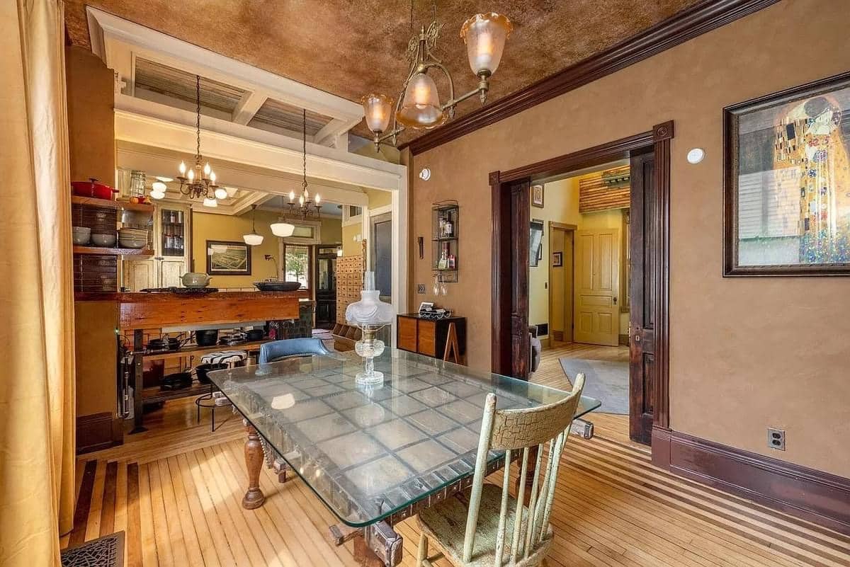 1889 Victorian For Sale In Milwaukee Wisconsin