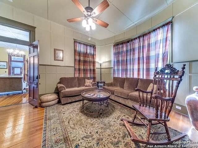 1906 Historic House For Sale In Comfort Texas