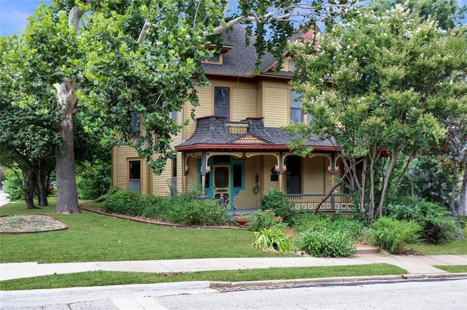 1890 Victorian For Sale In McKinney Texas