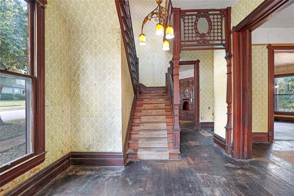 1890 Victorian For Sale In McKinney Texas