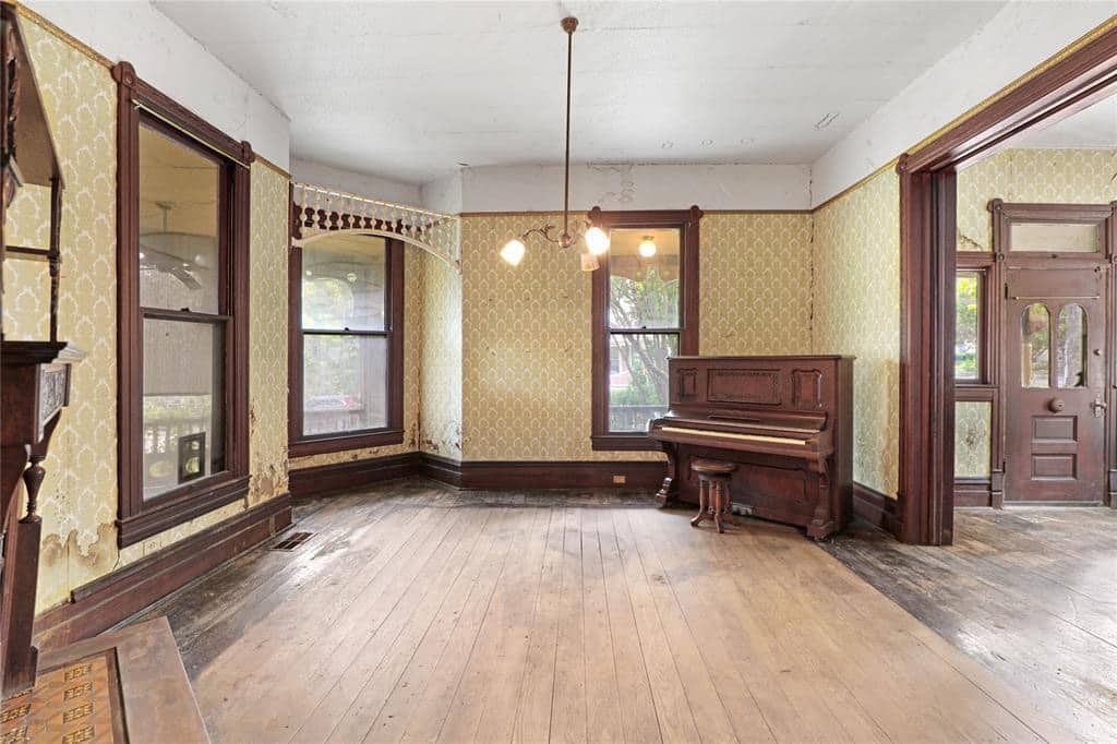 1890 Victorian For Sale In McKinney Texas