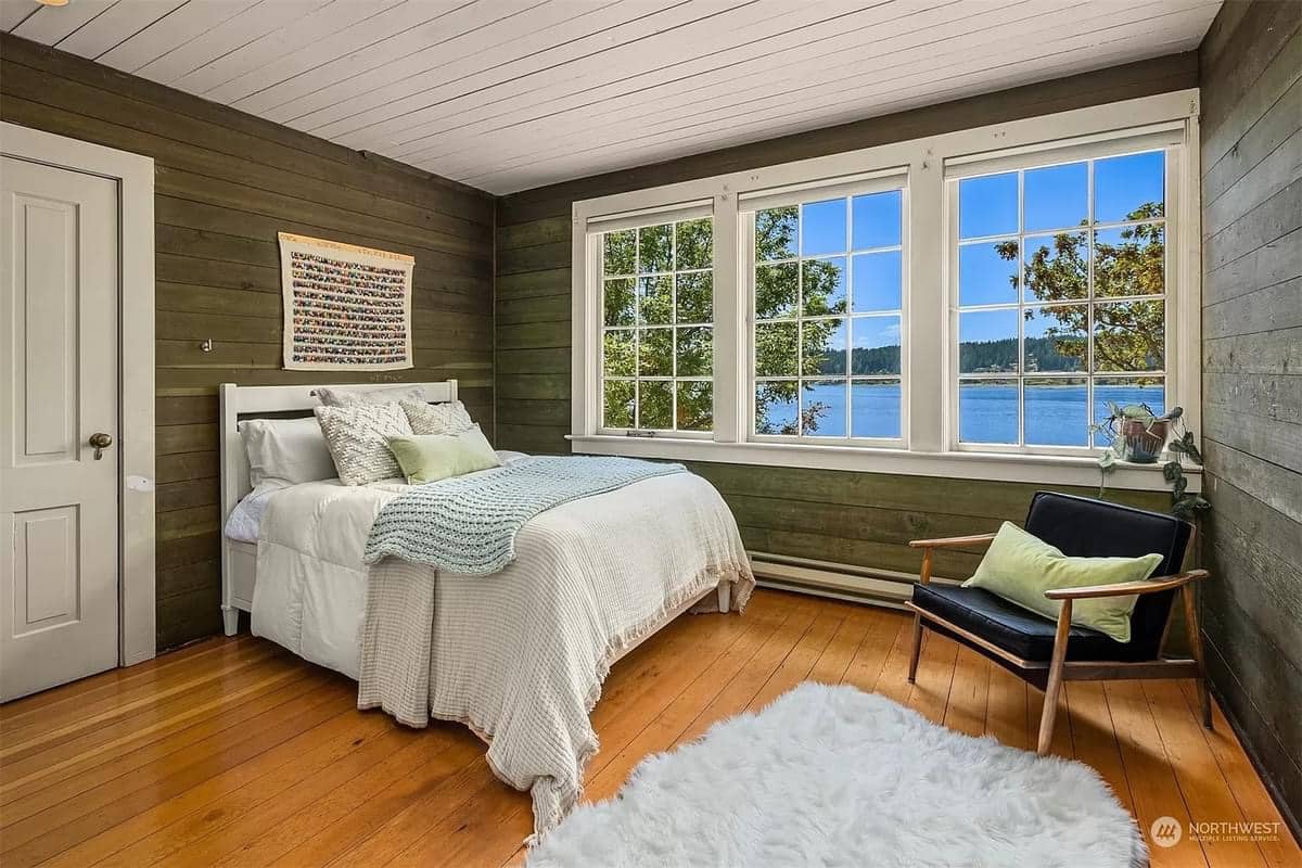 1900 Waterfront Home For Sale In Bainbridge Island Washington