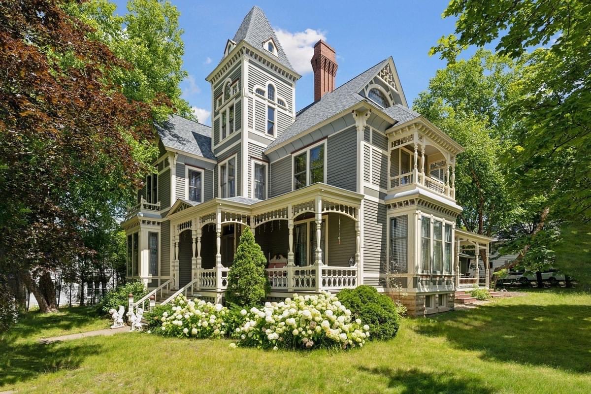 1885 Victorian For Sale In Hudson Wisconsin