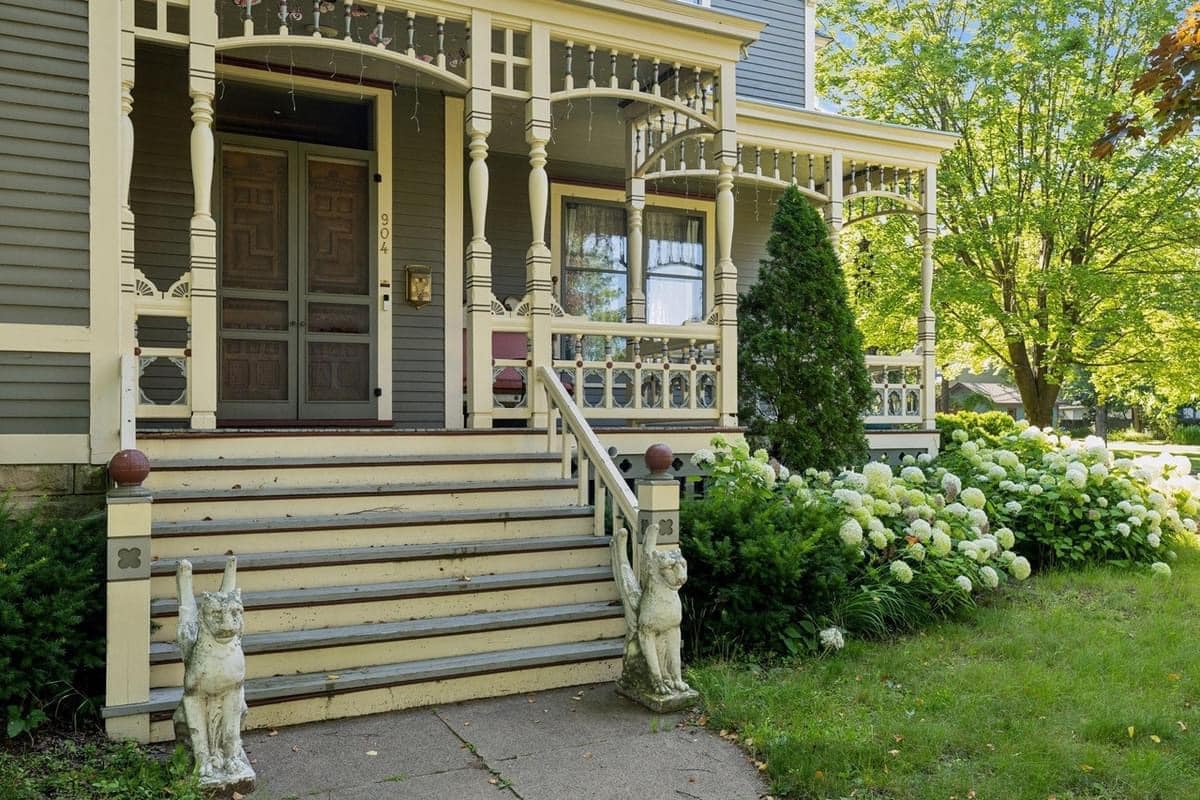 1885 Victorian For Sale In Hudson Wisconsin