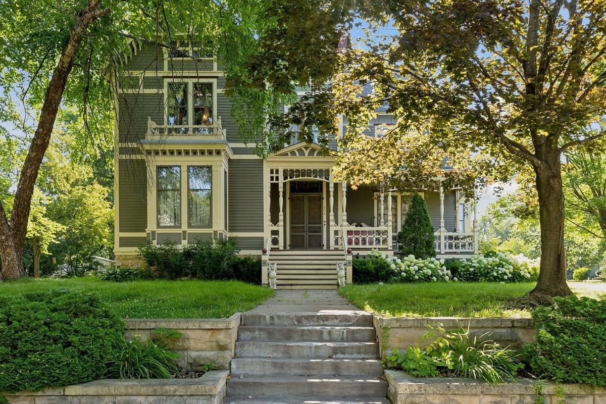 1885 Victorian For Sale In Hudson Wisconsin