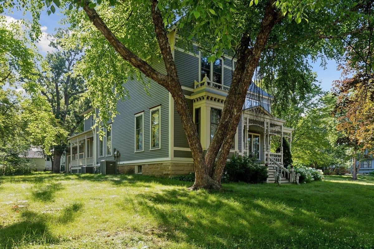 1885 Victorian For Sale In Hudson Wisconsin