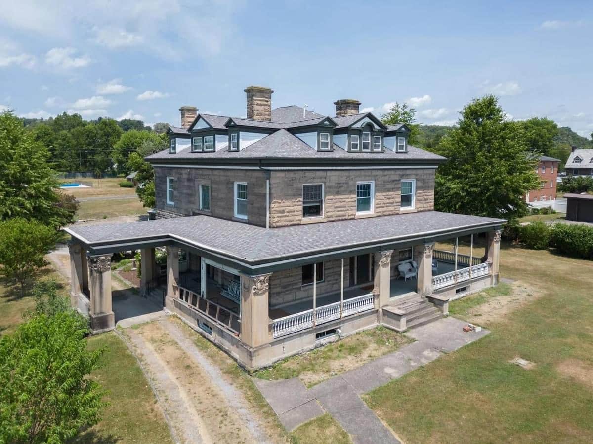 1904 Historic House For Sale In Waynesburg Pennsylvania