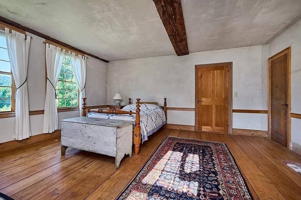 1900 Colonial For Sale In Charlemont Massachusetts