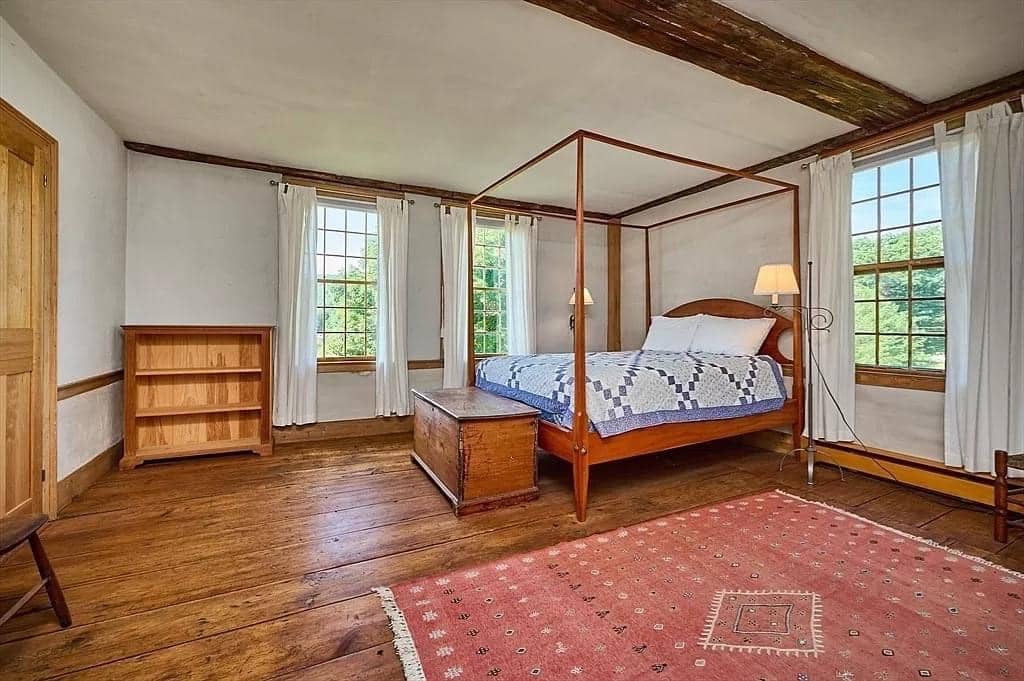 1900 Colonial For Sale In Charlemont Massachusetts