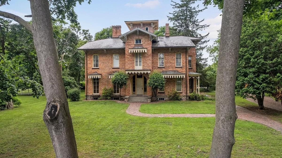 1852 Italianate For Sale In Tecumseh Michigan