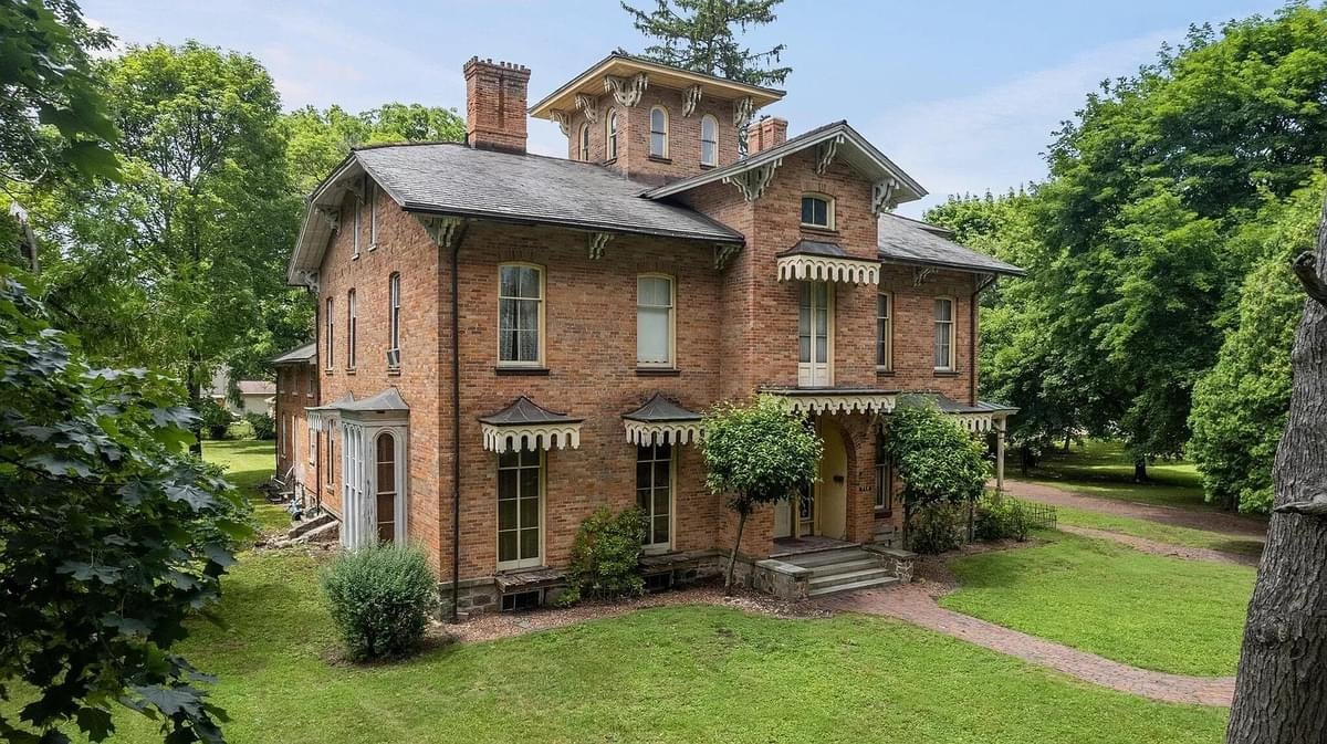 1852 Italianate For Sale In Tecumseh Michigan