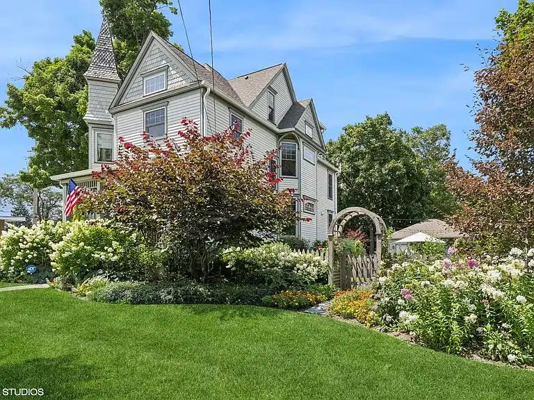 1885 Victorian For Sale In Palatine Illinois