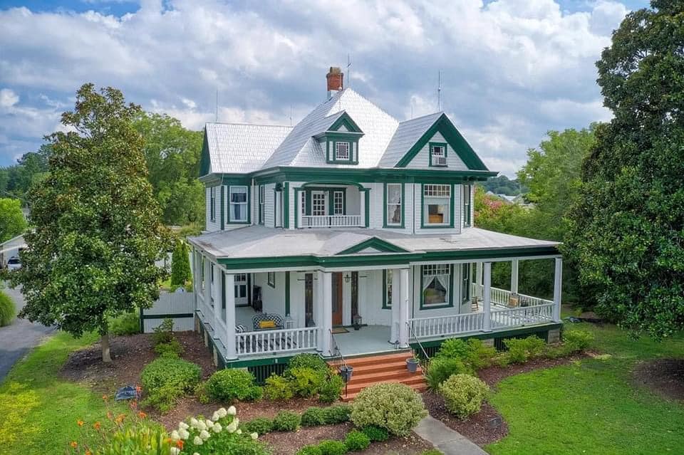 1927 Historic House For Sale In Kilmarnock Virginia