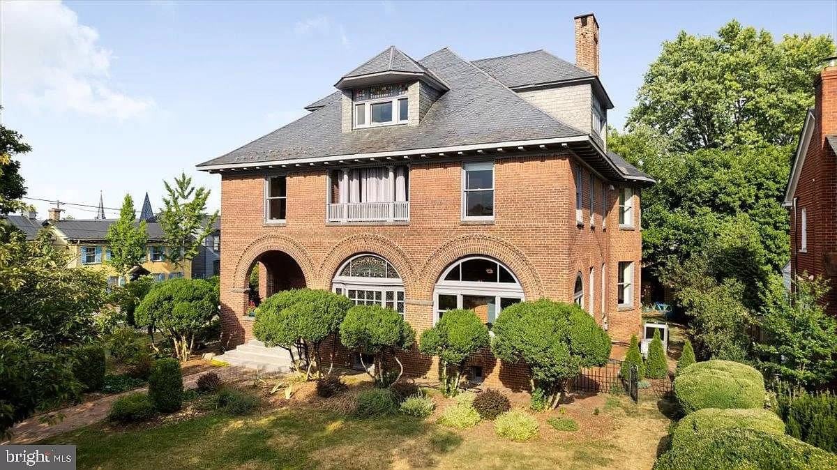 1890 Historic House For Sale In Winchester Virginia