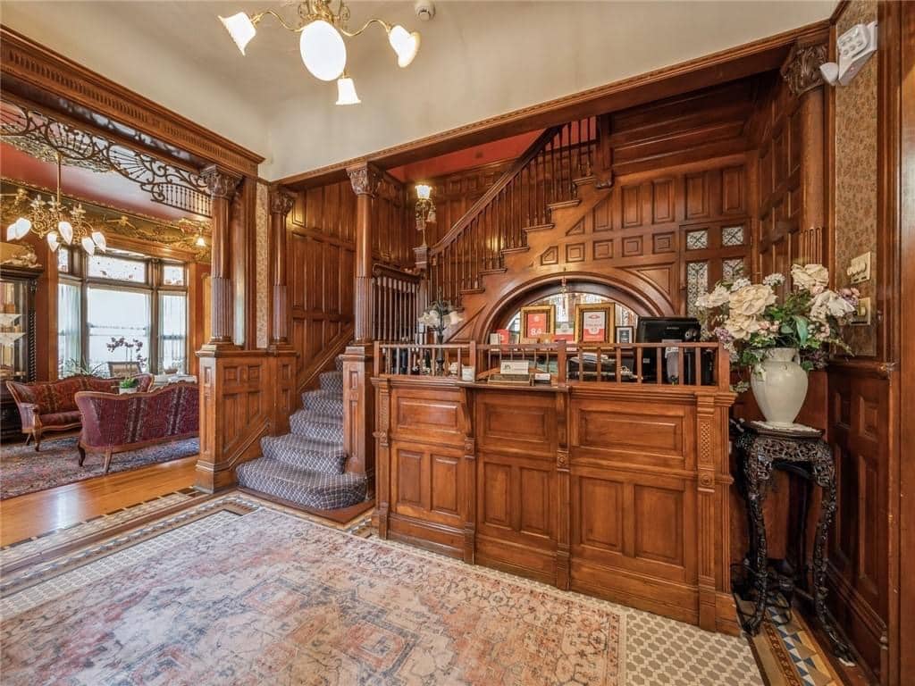 1894 Victorian For Sale In Dubuque Iowa