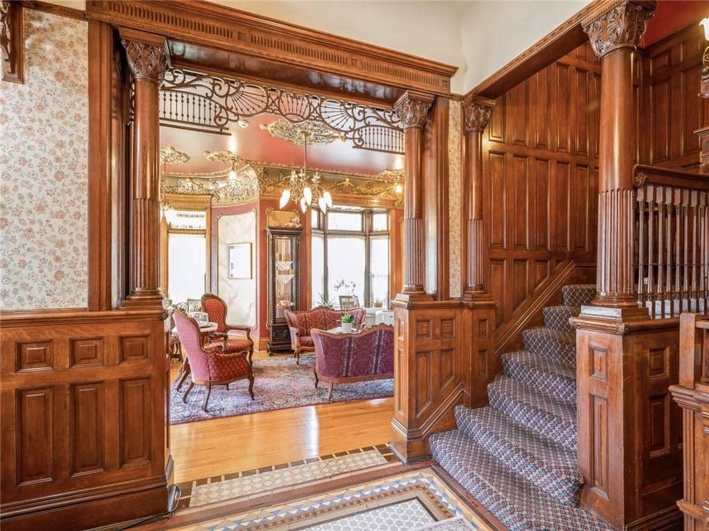 1894 Victorian For Sale In Dubuque Iowa