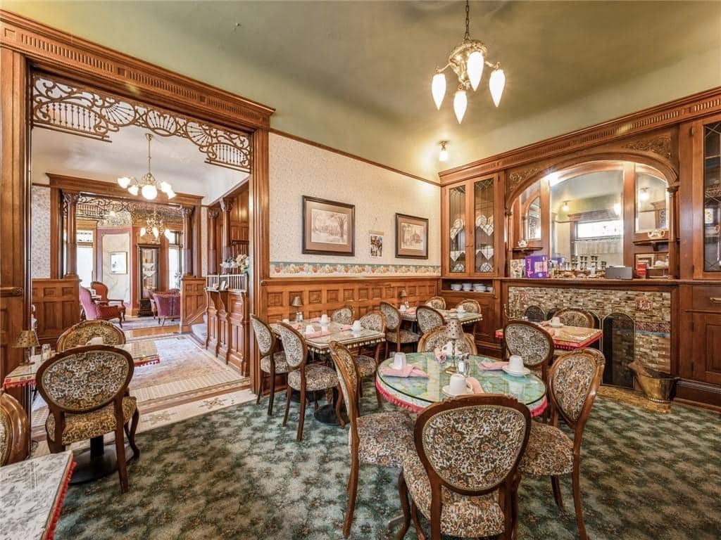 1894 Victorian For Sale In Dubuque Iowa