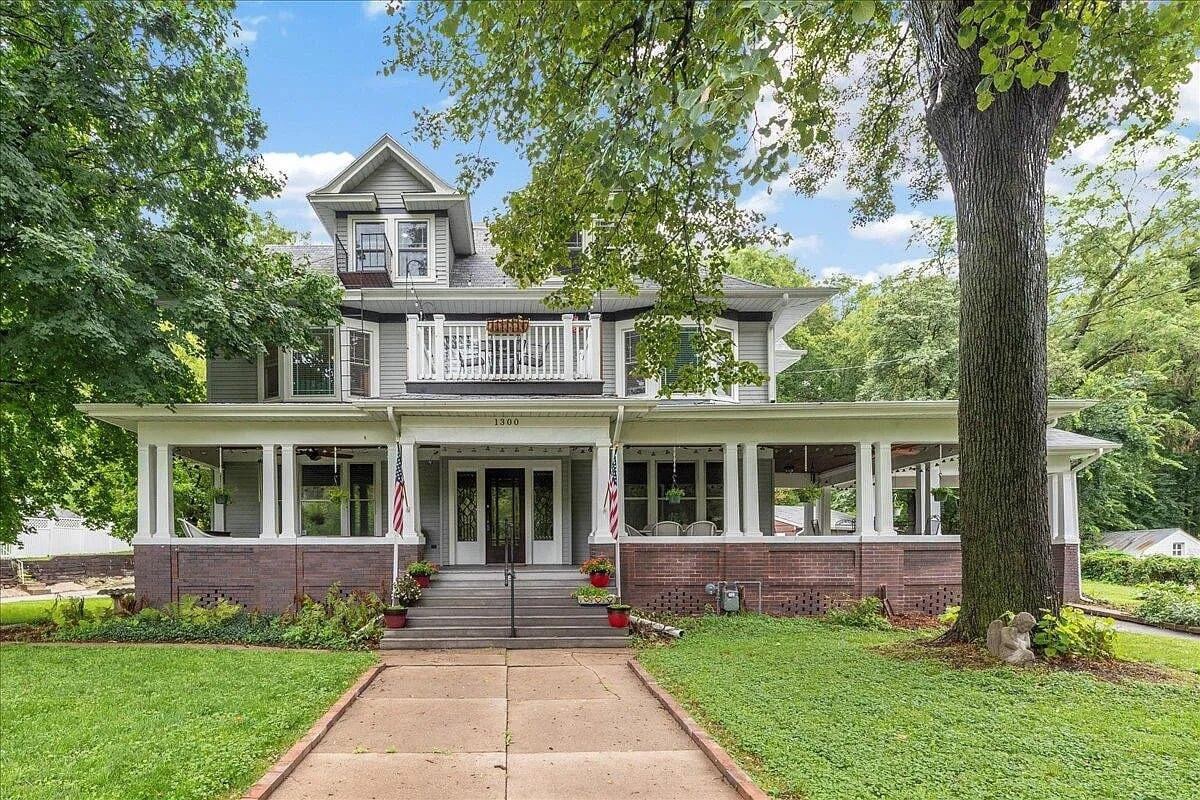 1912 Historic House For Sale In Council Bluffs Iowa