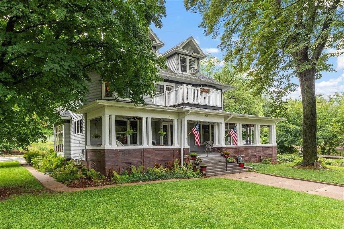 1912 Historic House For Sale In Council Bluffs Iowa