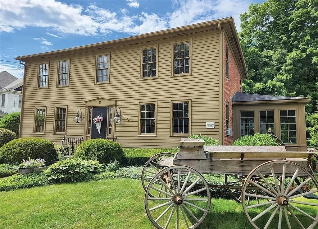 1808 Colonial For Sale In Brookfield Massachusetts