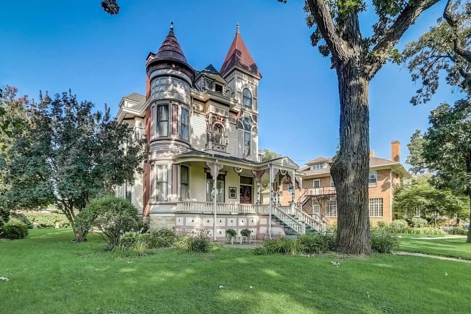 1889 Victorian For Sale In Elgin Illinois