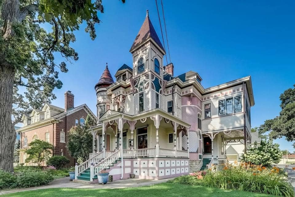 1889 Victorian For Sale In Elgin Illinois