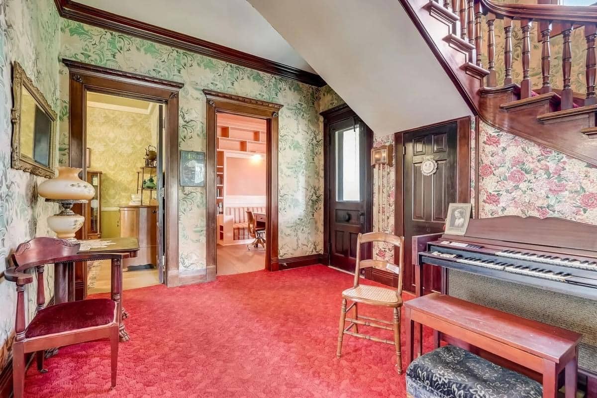 1889 Victorian For Sale In Elgin Illinois