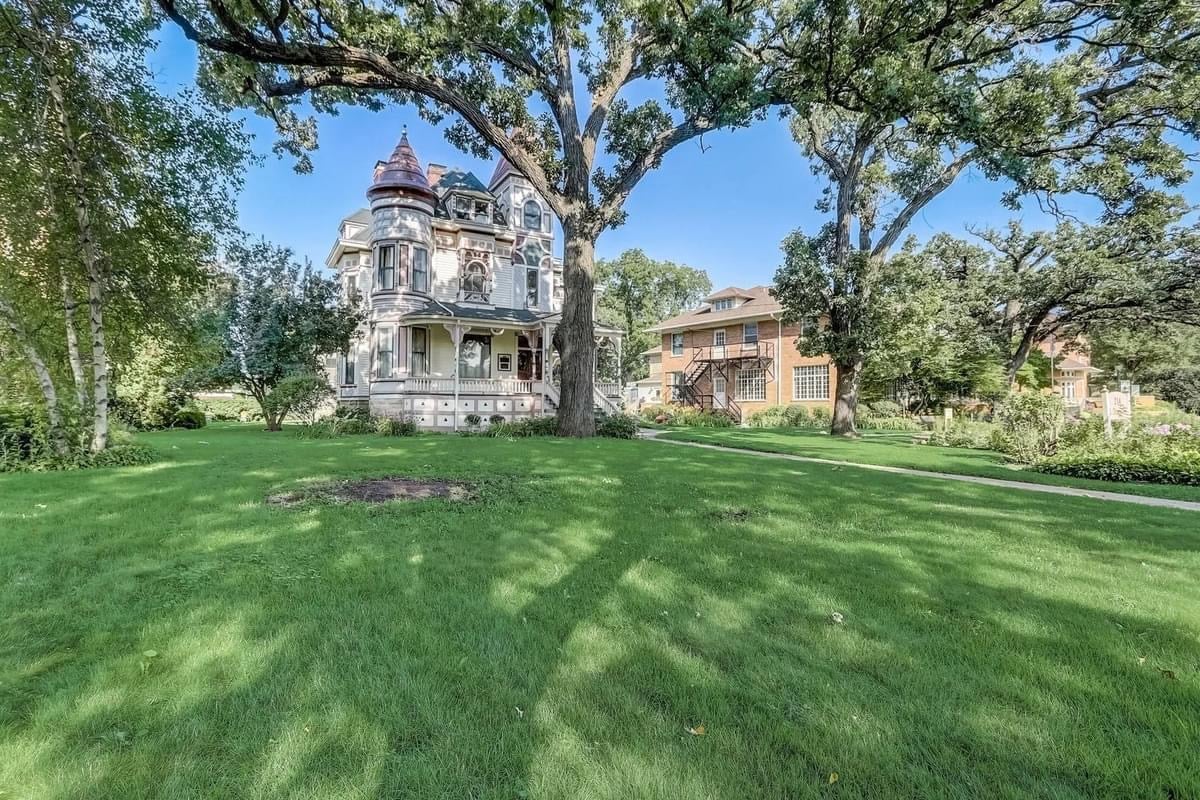 1889 Victorian For Sale In Elgin Illinois