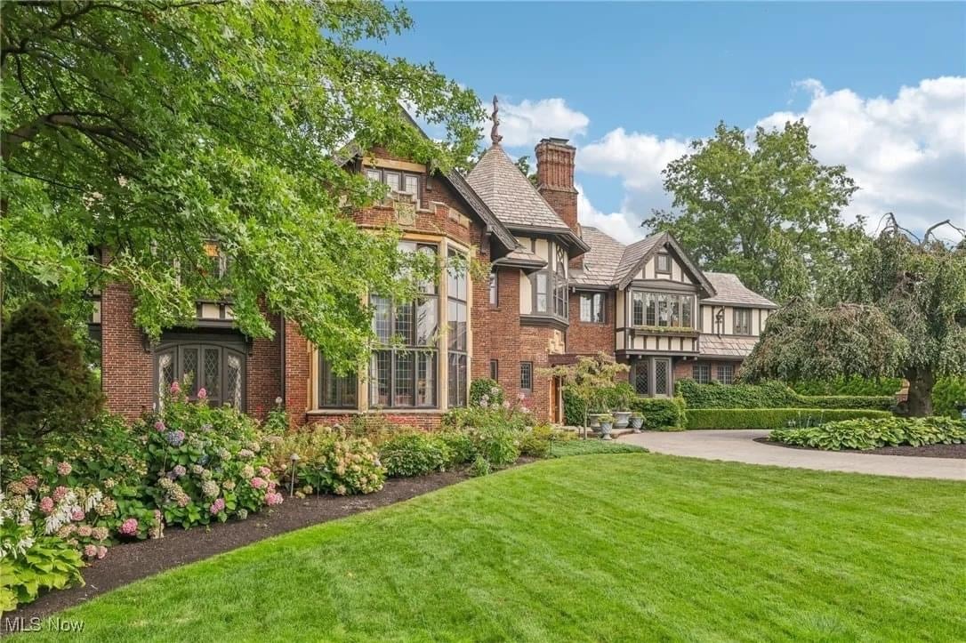 1926 Tudor Revival For Sale In Lakewood Ohio