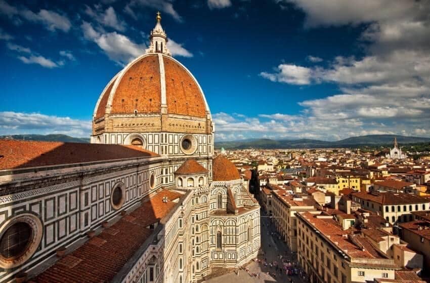 1790 Historic Building For Sale In Florence Tuscany Italy