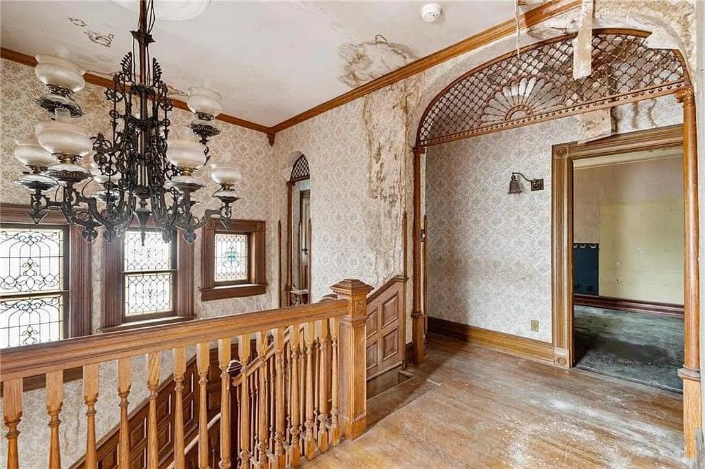 1880 Victorian For Sale In Bangor Pennsylvania