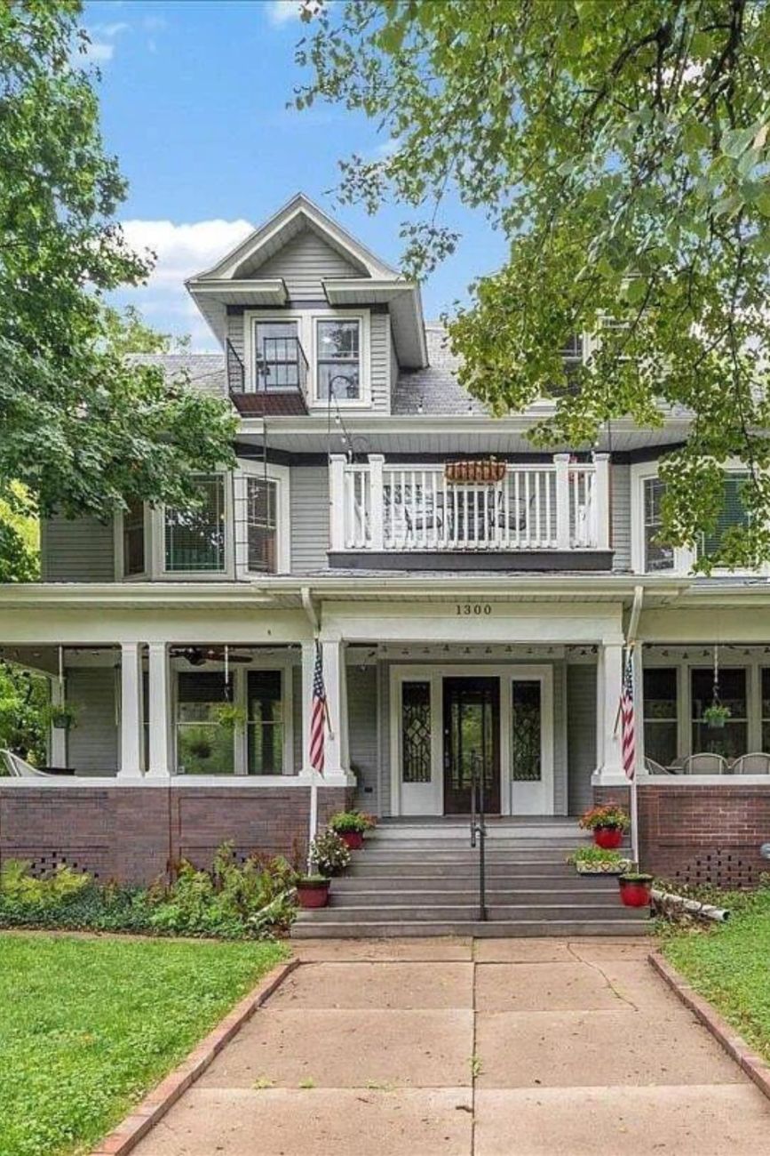 1912 Historic House For Sale In Council Bluffs Iowa